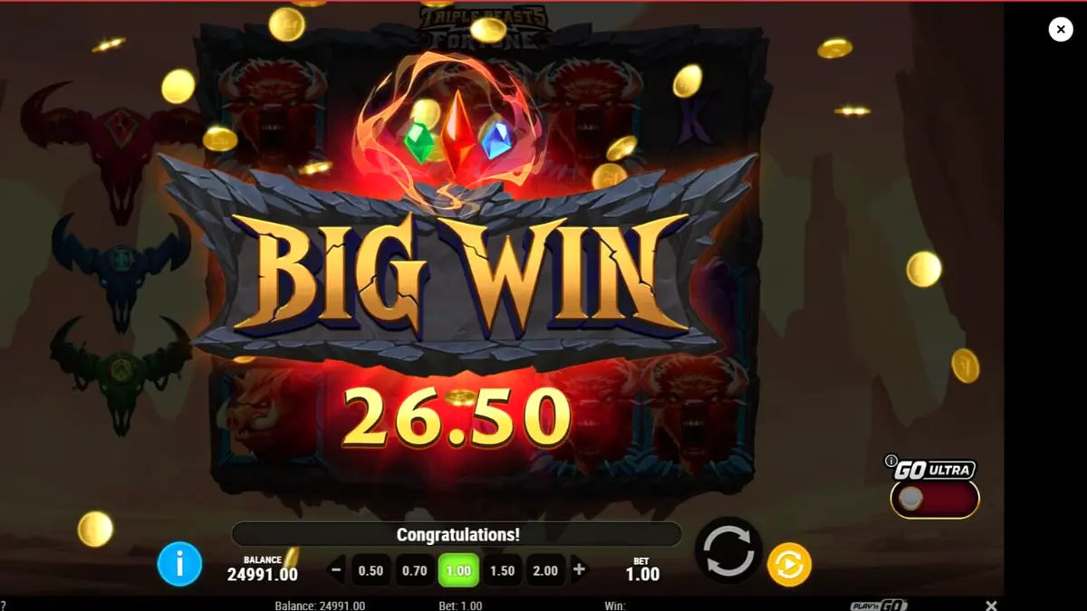 Tampilan antarmuka mobile slot Triple Beasts of Fortune dengan latar belakang ngarai dan simbol totem hewan.